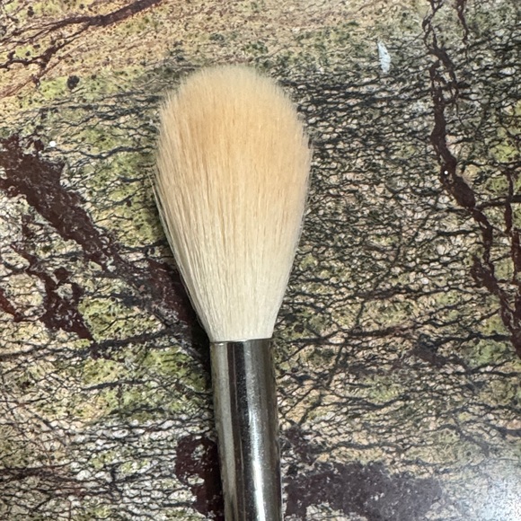 Mac Professional Makeup Brush - Picture 2 of 3